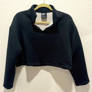 Nike Womens Cropped 1/4 Zip Sweatshirt